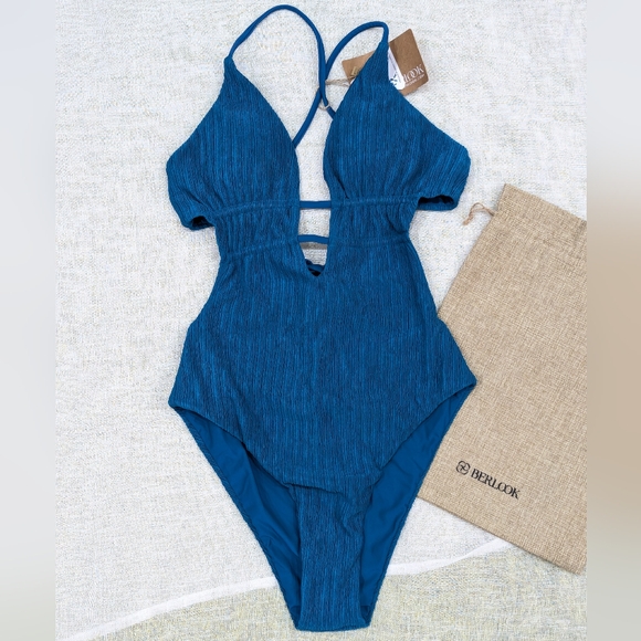 berlook Other - BNWT / Berlook / Medium / Large/ Textured Plunge One-Piece Swimsuit